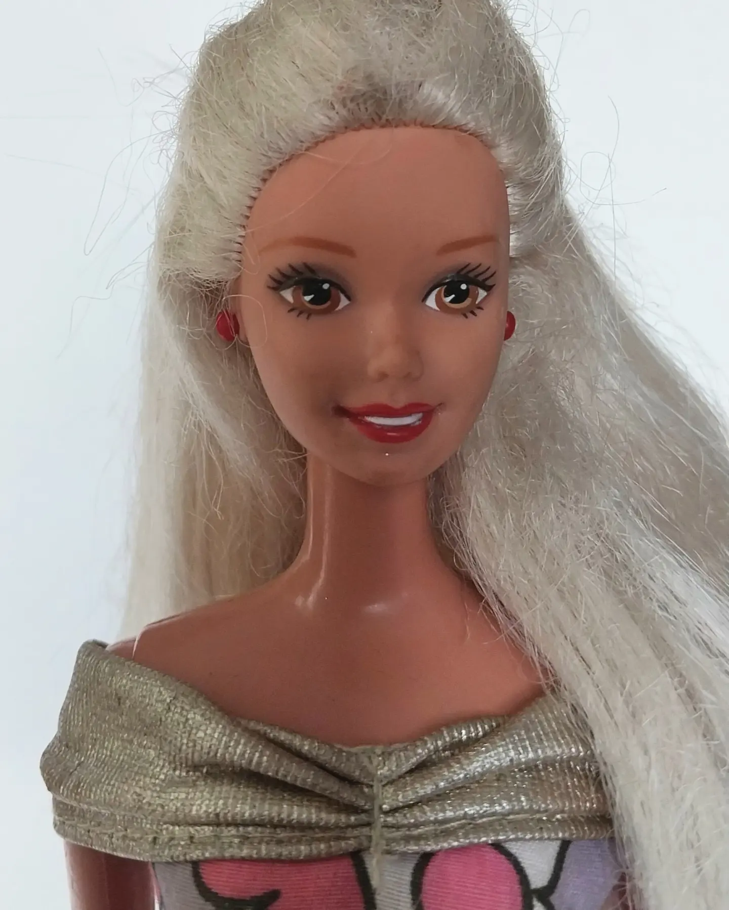 ตุ๊กตาบาร์บี้วินเทจ รุ่นเต้นรำ ของแท้พร้อมชุดแท้ **ขามีรอยเปื้อนตามภาพ