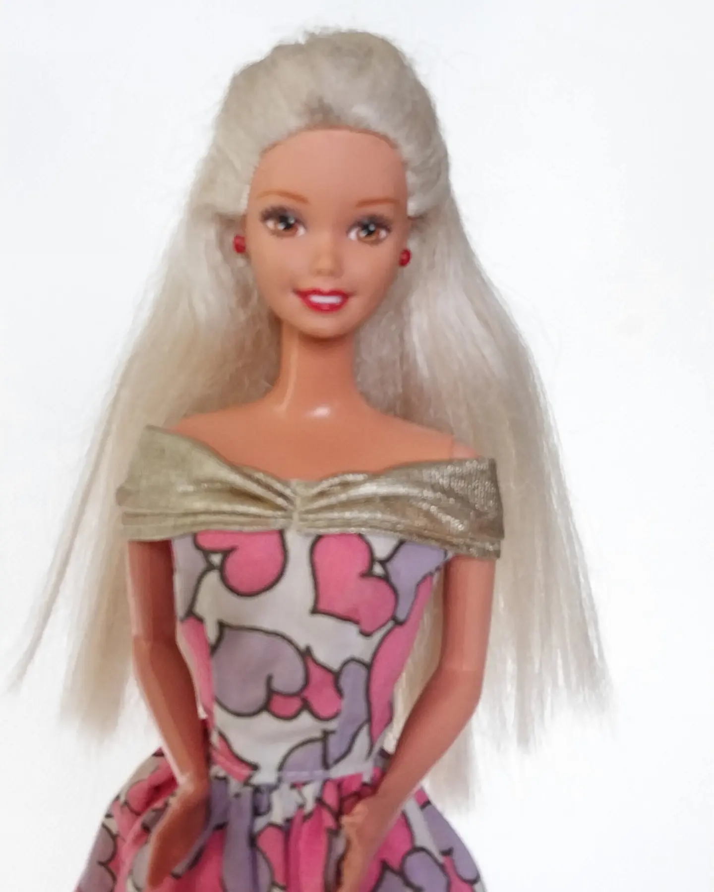 ตุ๊กตาบาร์บี้วินเทจ รุ่นเต้นรำ ของแท้พร้อมชุดแท้ **ขามีรอยเปื้อนตามภาพ