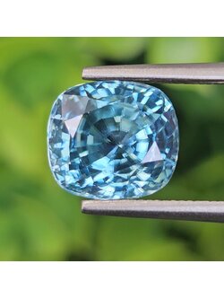 พลอย เพทาย (Zircon) 6.83 กะรัต (Cts.) พลอยแท้ อัญมณีมงคลประจําวันเกิด เครื่องประดับพลอย