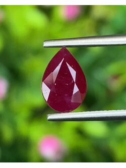 พลอย ทับทิม พม่า (Burmese Ruby Sapphire) *สีพิเศษ แดงเลือดนก (Pigeon Blood Red)* พร้อมใบเซอร์ 1.79 กะรัต พลอยแท้ อัญมณีมงคลประจําวันเกิด เครื่องประดับพลอย