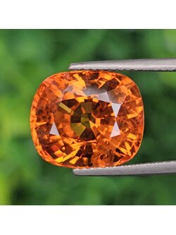 พลอย บุษราคัม Yellow Sapphire 10.37 กะรัต (Cts.) พลอยแท้ อัญมณีมงคลประจําวันเกิด เครื่องประดับพลอย