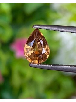 พลอย เพทาย (Zircon) 1.34 กะรัต (Cts.) พลอยแท้ อัญมณีมงคลประจําวันเกิด เครื่องประดับพลอย