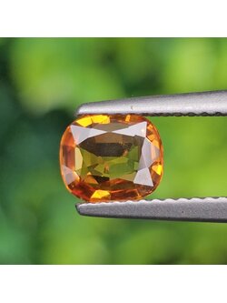 พลอย บุษราคัม Yellow Sapphire 1.10 กะรัต (Cts.) พลอยแท้ อัญมณีมงคลประจําวันเกิด เครื่องประดับพลอย