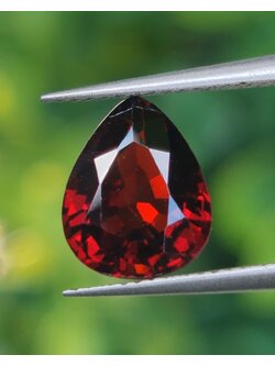 พลอย สปิเนล (Spinel) 1.96 กะรัต (Cts.) ดิบ (Unheated) พลอยแท้ อัญมณีมงคลประจําวันเกิด เครื่องประดับพลอย