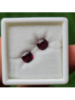 พลอย โรโดไลต์ การ์เน็ท Rhodolite Garnet 3.85 กะรัต (Cts.) พลอยแท้ อัญมณีมงคลประจําวันเกิด เครื่องประดับพลอย