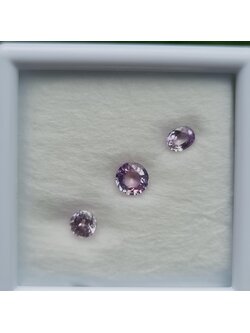 พลอย เพอเพิล แซฟไฟร์ Purple Sapphire ดิบ Unheated 1.36 กะรัต (Cts.) 3 เม็ด พลอยแท้ อัญมณีมงคลประจําวันเกิด เครื่องประดับพลอย