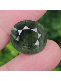 พลอย เขียวส่อง Green Sapphire 29.36 กะรัต (Cts.) พร้อมใบเซอร์ พลอยแท้ อัญมณีมงคลประจําวันเกิด เครื่องประดับพลอย