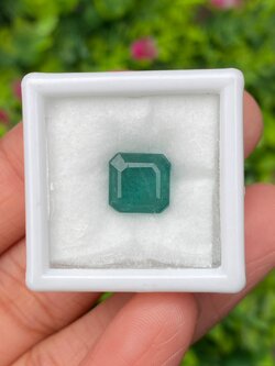 พลอย มรกต Natural Emerald แซมเบีย 3.11 กะรัต (Cts.) พลอยแท้ อัญมณีมงคลประจําวันเกิด เครื่องประดับพลอย