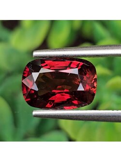 พลอย สปิเนล (Spinel) 2.20 กะรัต (Cts.) ดิบ (Unheated) พลอยแท้ อัญมณีมงคลประจําวันเกิด เครื่องประดับพลอย