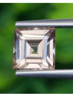 พลอย เพทาย Natural Zircon 2.11 กะรัต (Cts.) พลอยแท้อัญมณีมงคล ประจําวันเกิด เครื่องประดับพลอย