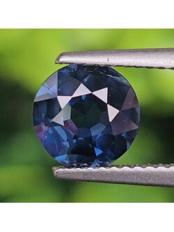 พลอย ไพลิน Greenish Blue Sapphire 2.21 กะรัต (Cts.) ดิบ (Unheated ) พร้อมใบเซอร์ พลอยแท้ อัญมณีมงคลประจําวันเกิด เครื่องประดับพลอย