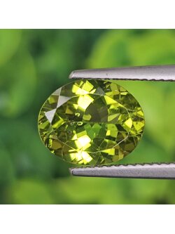 พลอย เพอริดอต Peridot 3.28 กะรัต (Cts.) พลอยแท้ อัญมณีมงคลประจําวันเกิด เครื่องประดับพลอย