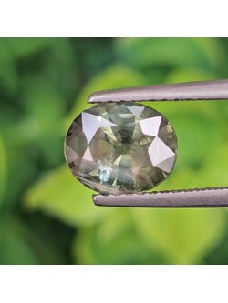 พลอย เขียวส่อง Green Sapphire 1.78 กะรัต (Cts.) ดิบ Unheated พลอยแท้ อัญมณีมงคลประจําวันเกิด เครื่องประดับพลอย