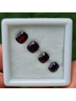 พลอย สปิเนล (Spinel) 4.51 กะรัต (Cts.) 4 เม็ด พลอยแท้ อัญมณีมงคลประจําวันเกิด เครื่องประดับพลอย