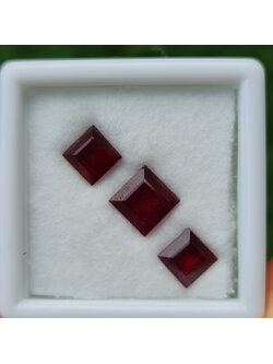 พลอย ทับทิม Ruby sapphire 3 เม็ด 7.40 กะรัต (Cts.) พลอยแท้ อัญมณีมงคลประจําวันเกิด เครื่องประดับพลอย