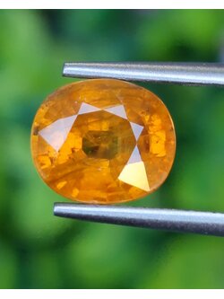 พลอย บุษราคัม Yellow Sapphire 3.90 กะรัต (Cts.) พลอยแท้ อัญมณีมงคลประจําวันเกิด เครื่องประดับพลอย