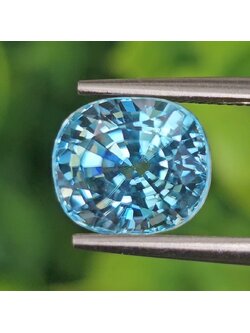 พลอย เพทาย (Zircon) 4.56 กะรัต (Cts.) พลอยแท้ อัญมณีมงคลประจําวันเกิด เครื่องประดับพลอย