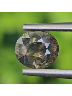 พลอย เขียวส่อง Green Sapphire 1.13 กะรัต (Cts.) ดิบ Unheated พลอยแท้ อัญมณีมงคลประจําวันเกิด เครื่องประดับพลอย