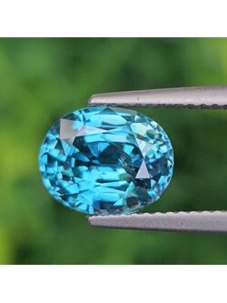 พลอย เพทาย (Zircon) 4.65 กะรัต (Cts.) พลอยแท้ อัญมณีมงคลประจําวันเกิด เครื่องประดับพลอย