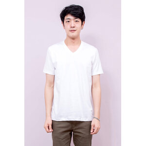 เสื้อยืด OV102 คอวี ผ้าCotton100% 32 เนื้อนุ่ม ใส่สบาย สีขาว