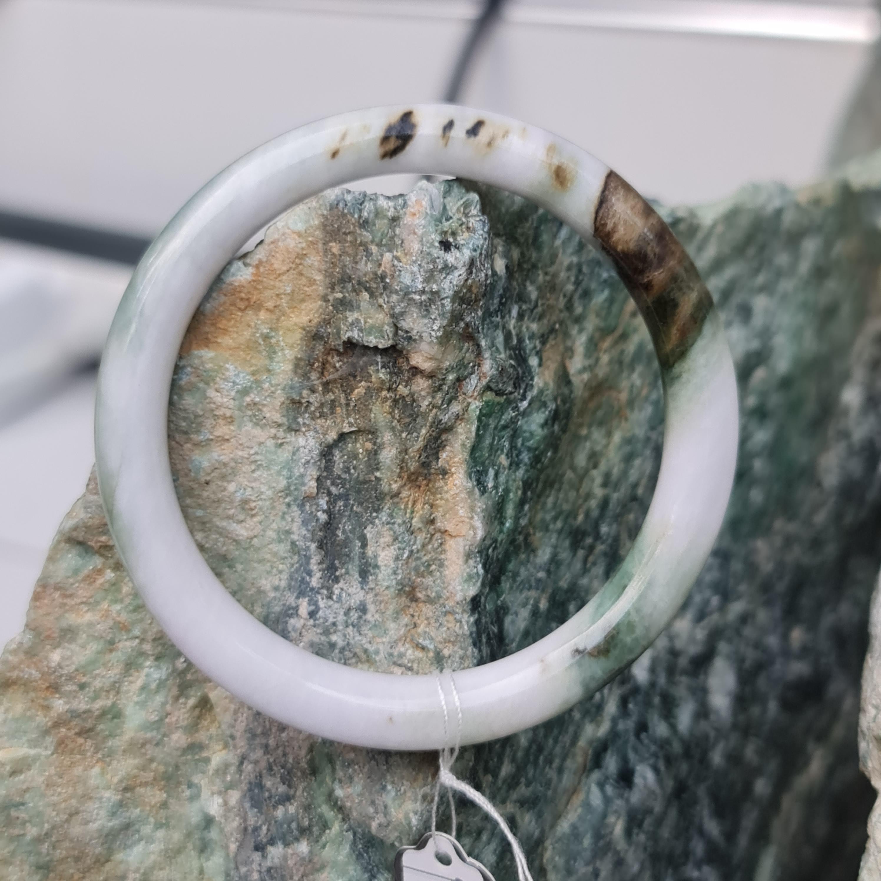 JB6711084 หยก พม่า แท้ Jade กำไลหยก 54.0 มม. (Jadeite bracelet) พม่า (Myanmar)