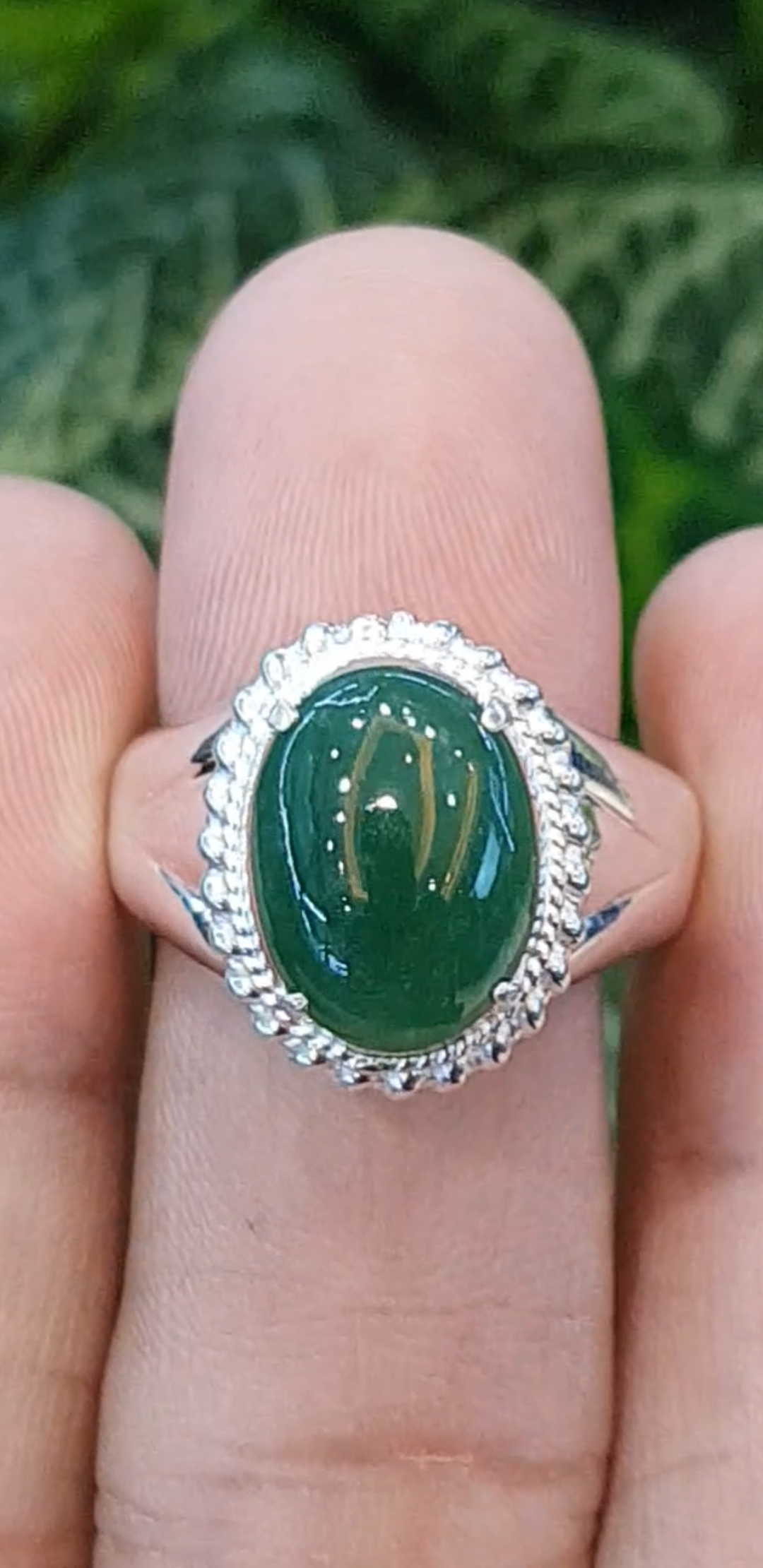 หยก พม่า แท้ Jade แหวนหยก 翡翠戒指 (Jadeite ring) 4.47 กะรัต (Cts.) (Size) 60 ดิบ ไม่ผ่านการปรับปรุง (Type A) พม่า (Myanmar)