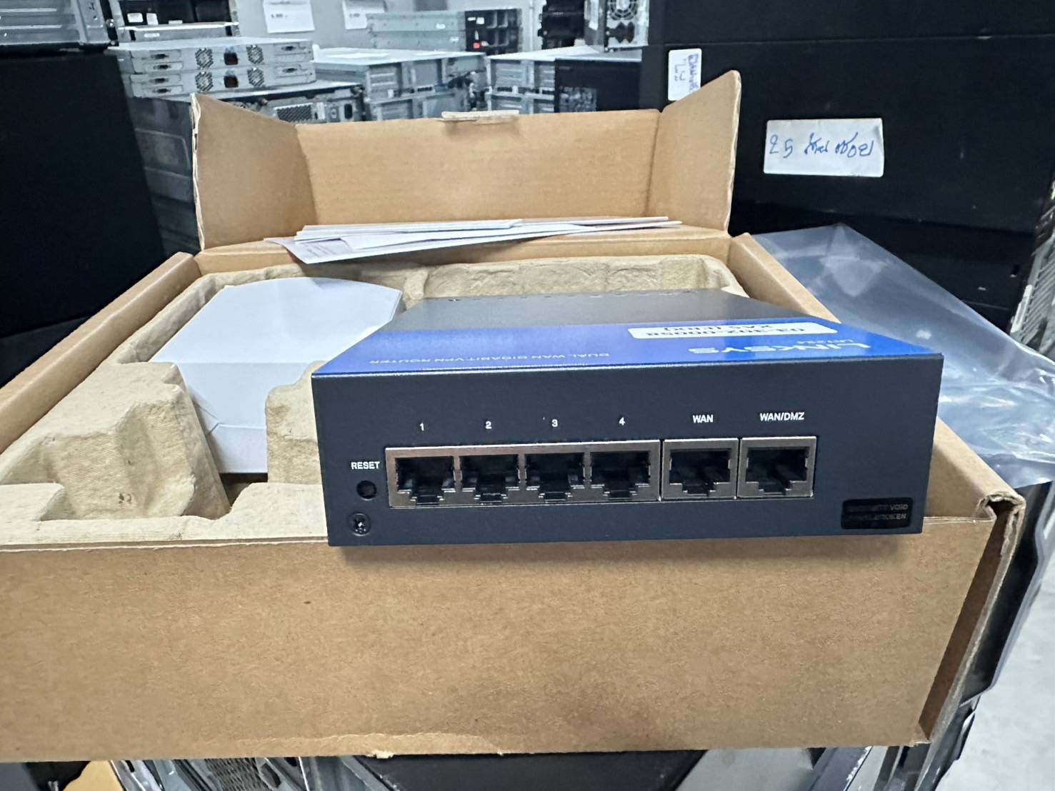 Link SYS LRT224 4Port+Adapter *** มี 3 ตัว