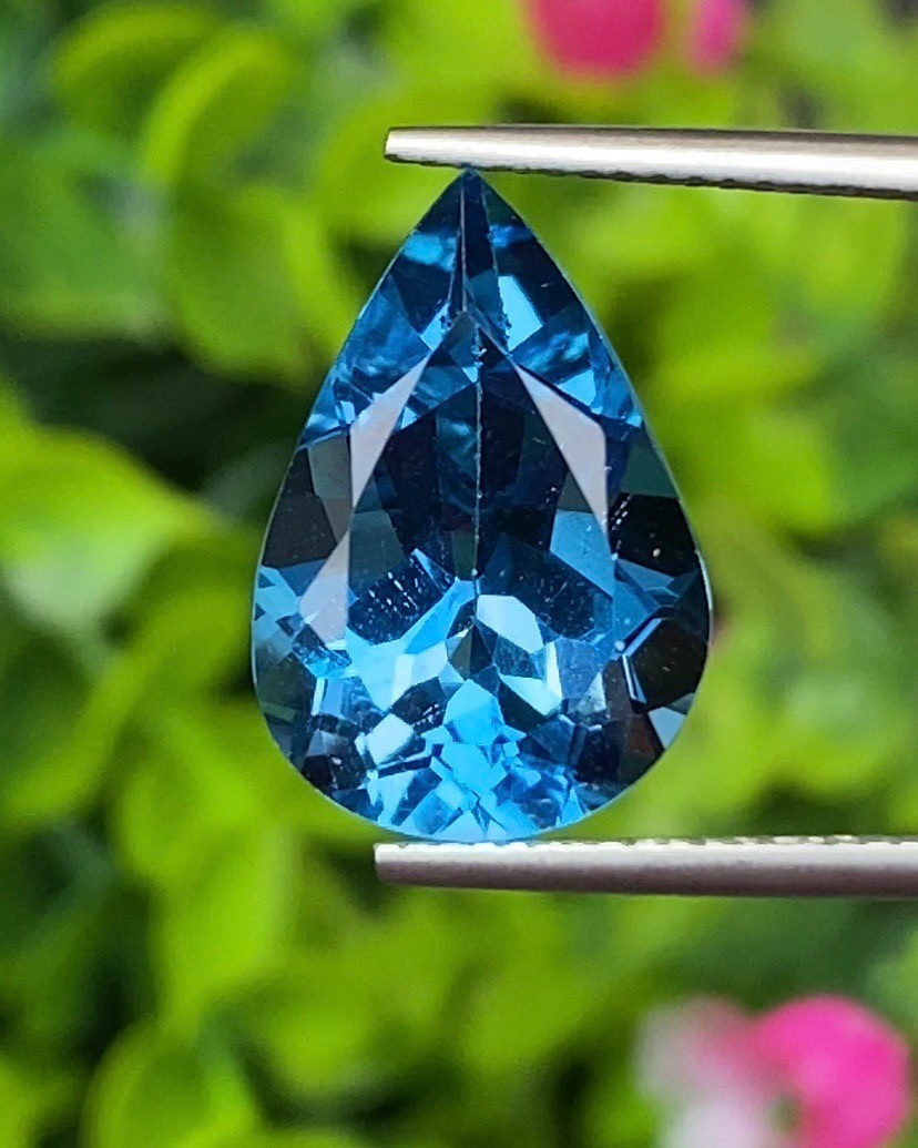 พลอย บลู โทแพซ (Blue Topaz) 8.80 กะรัต (Cts.) พลอยแท้ อัญมณีมงคลประจําวันเกิด เครื่องประดับพลอย