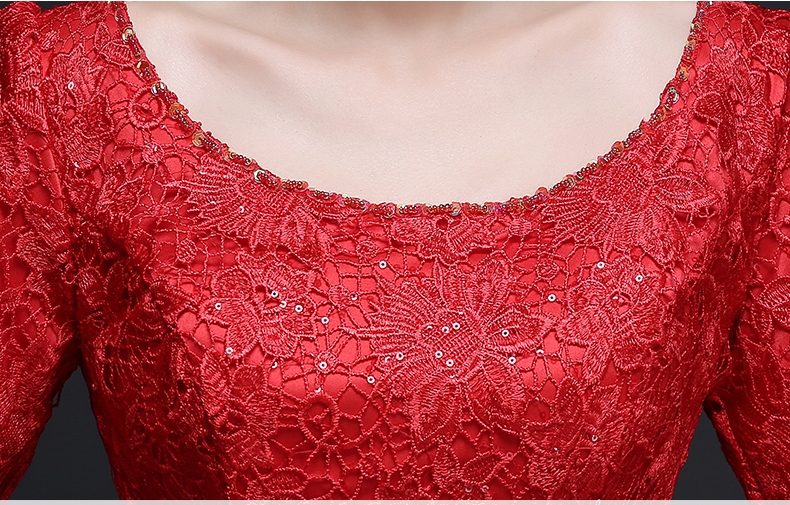 Pre-order ชุดราตรีสั้น สีแดง แต่งลูกไม้ทีอก เพิ่มโบว์ช่วงเอว กระโปรงหน้าสั้นหลังยาว ผ้าตาข่าย ตกแต่งด้วยดอกไม้สามมิติ เชือกผูกหลัง