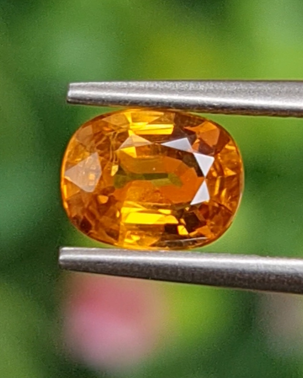 พลอย บุษราคัม yellow sapphire 1.26 กะรัต (Cts.) พลอยแท้ อัญมณีมงคลประจําวันเกิด เครื่องประดับพลอย