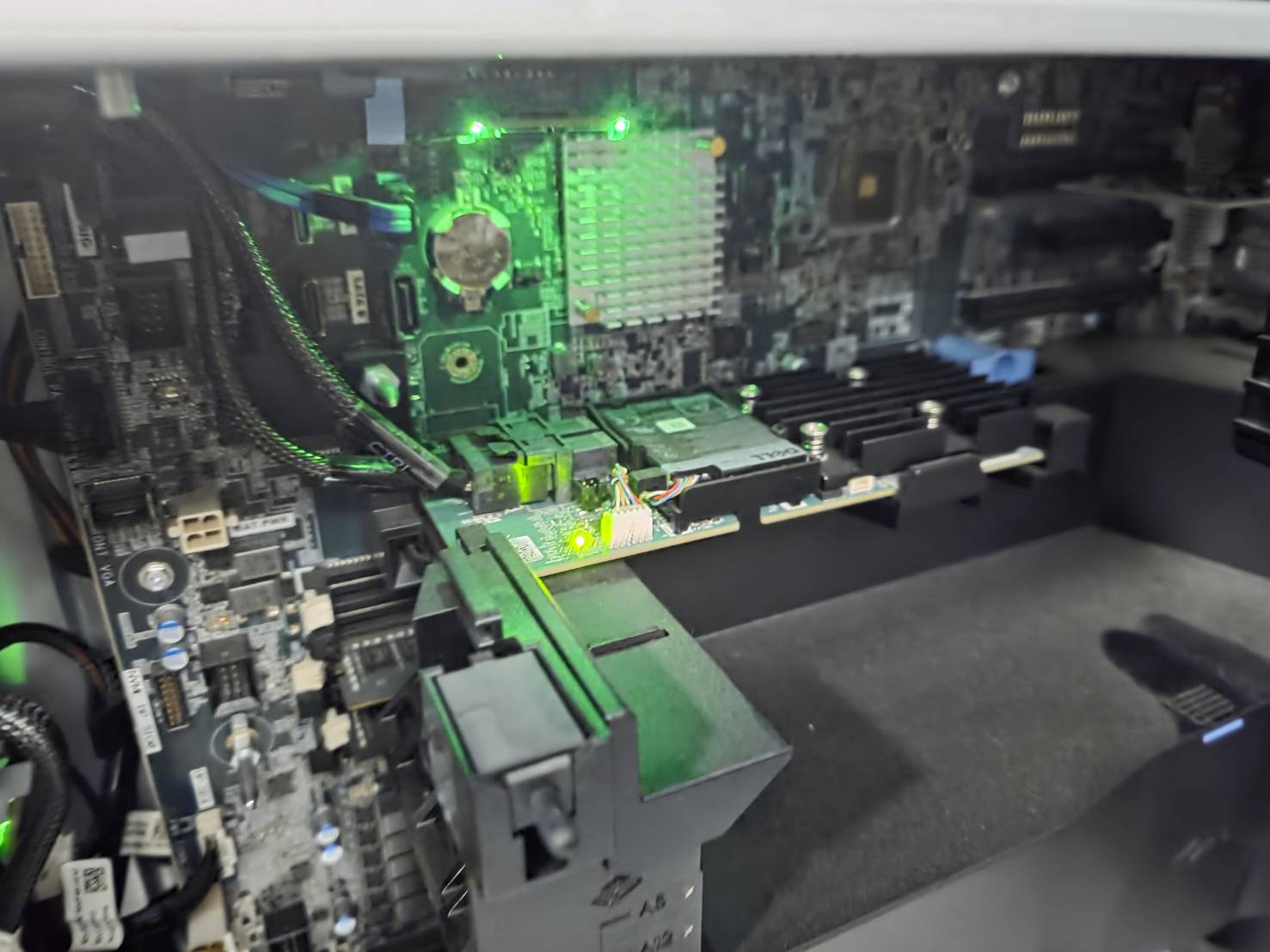 Server Dell T640 Xeon Gold 6138 x1 Ram 32GB SAS 6 TB x8 power x2