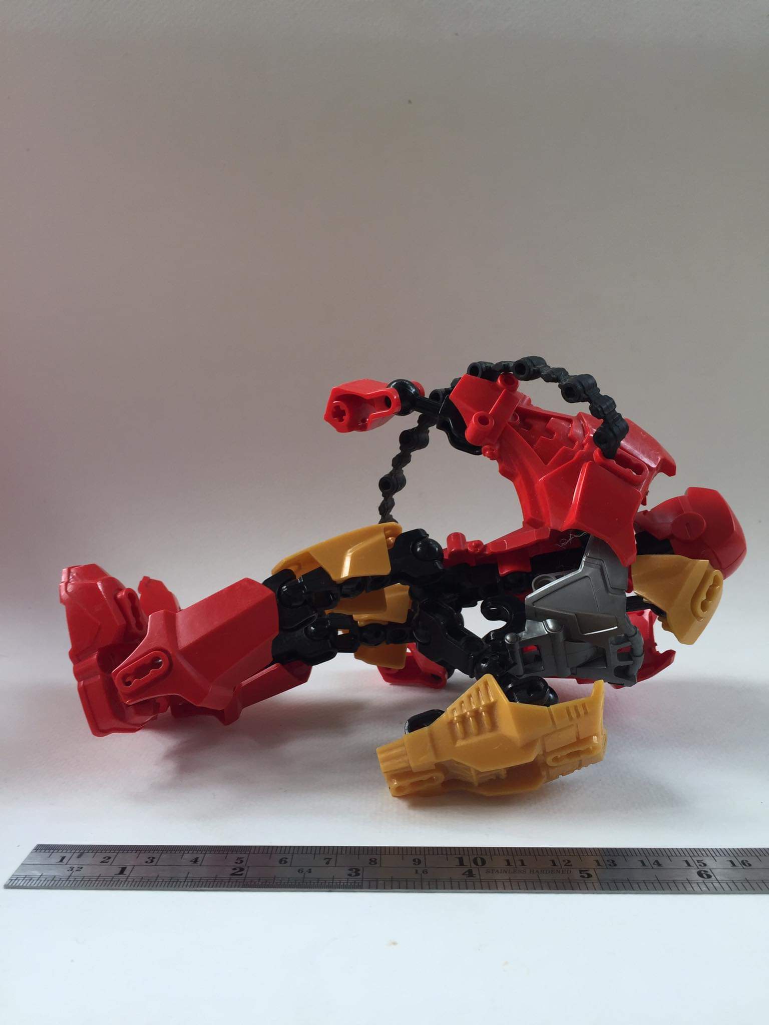 ฟิกเกอร์ ประกอบ เลโก้ ไออ้อนแมน ขนาดตามรูป มือสองสภาพดี มีรอยบ้าง มีเท่าที่เห็นในภาพ