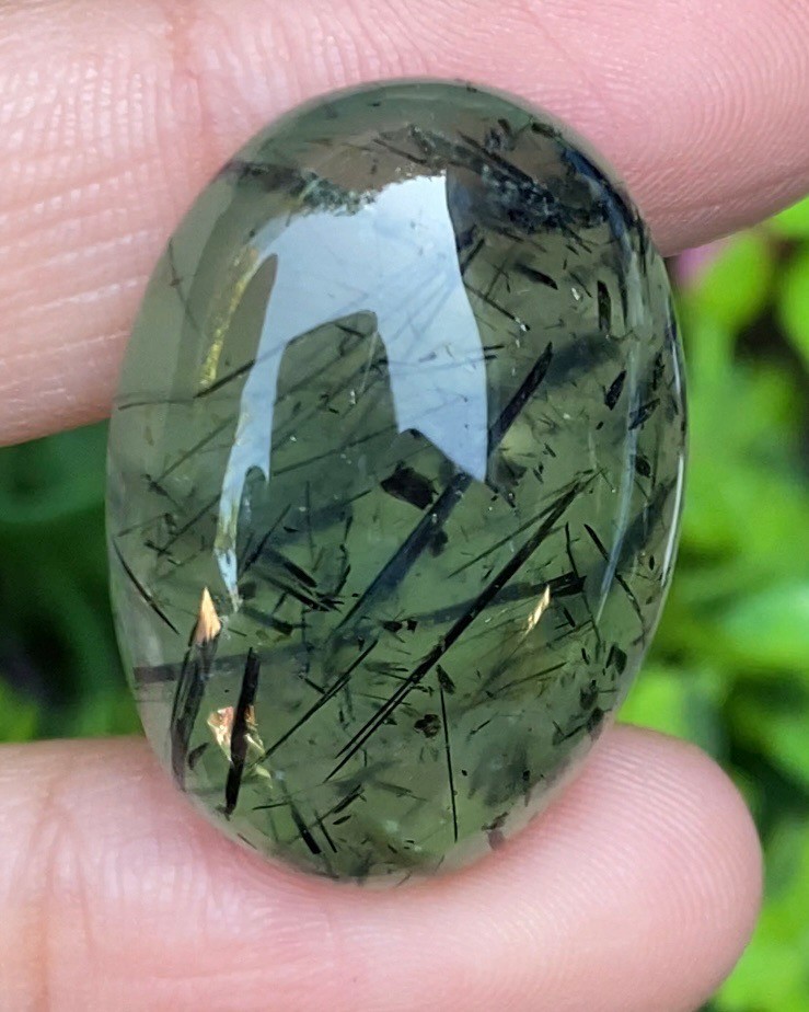 ไหมดำ พรีไนท์ Prehnite with Black tourmaline 49.88 กะรัต Cts. พลอยแท้ อัญมณีมงคลประจําวันเกิด เครื่องประดับพลอย