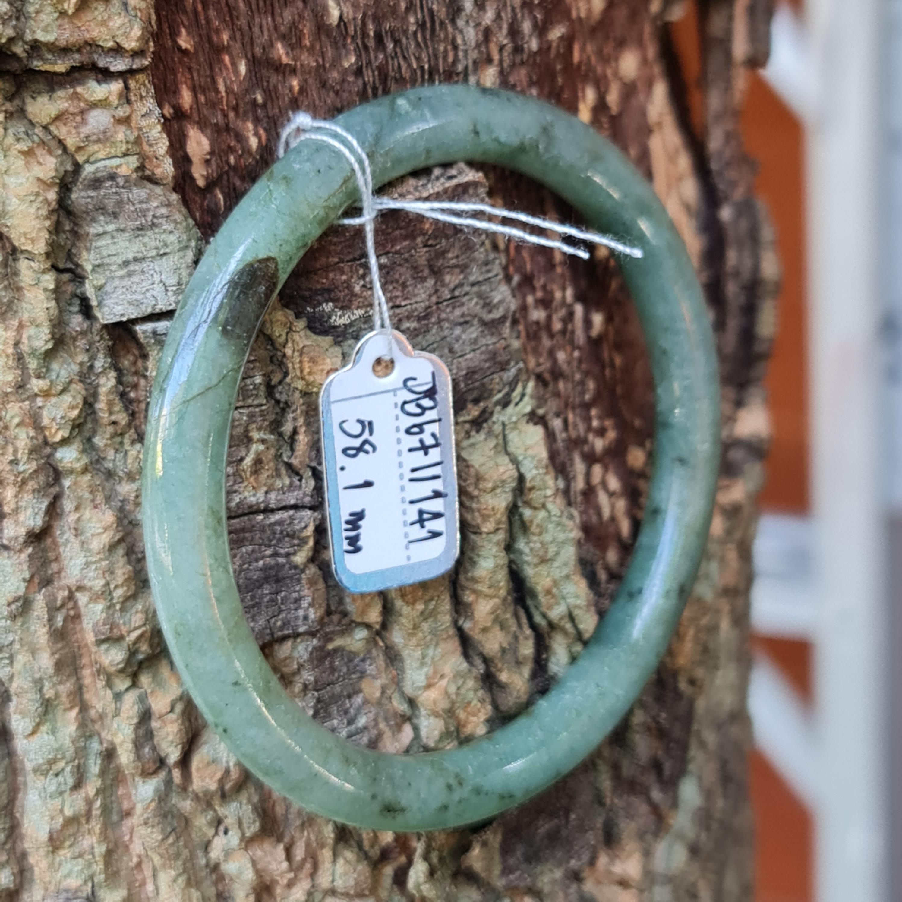 JB6711141 หยก พม่า แท้ Jade กำไลหยก 58.1 มม. (Jadeite bracelet) พม่า (Myanmar)