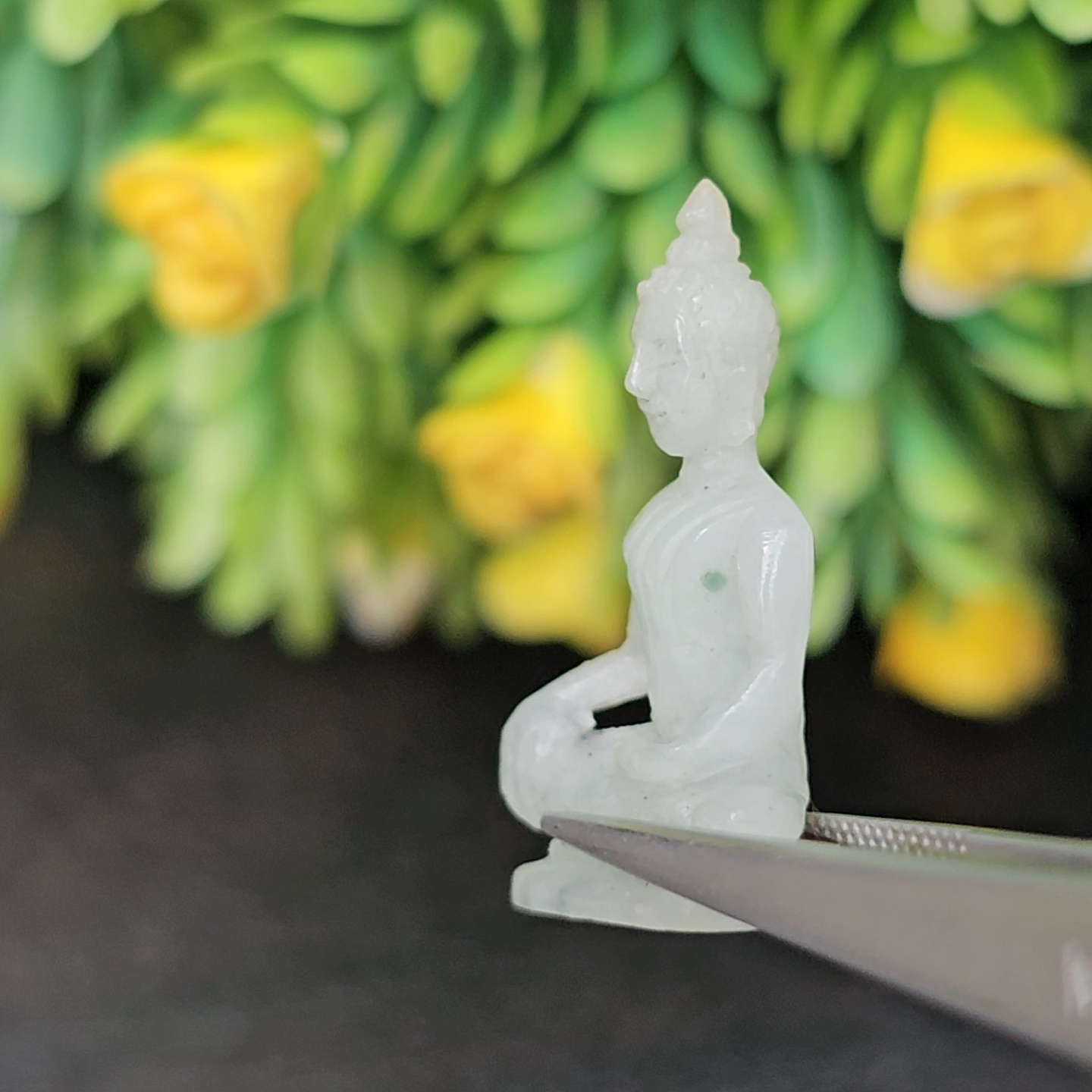 หยก แกะสลัก รูป พระ (Burmese jadeite) 13.81 กะรัต (cts.) หยก พม่า แท้