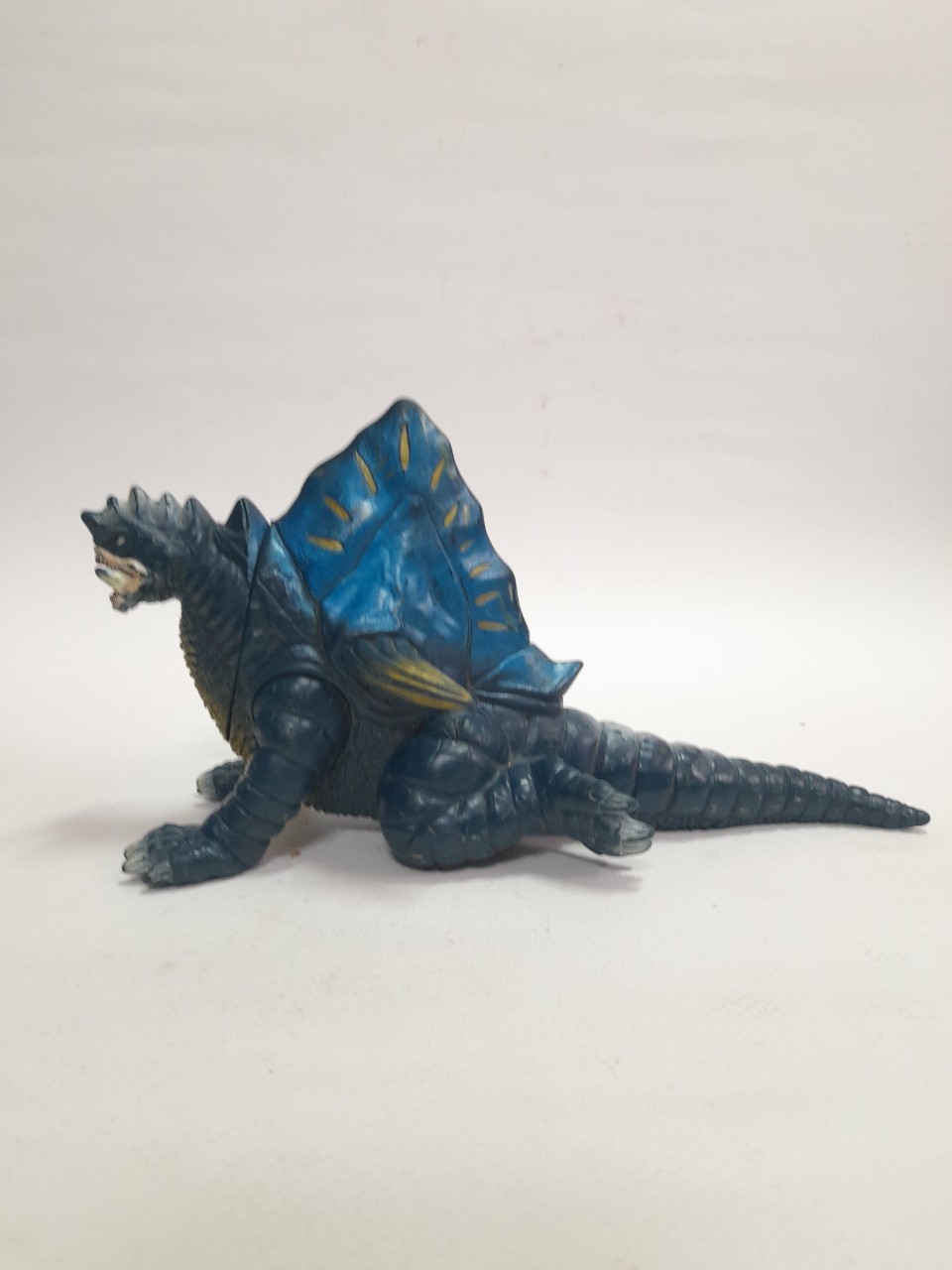 ซอฟ 6.5-7 นิ้ว สัตว์ประหลาดซอนเนล จากอุลตร้าแมนไกอา มือสอง สภาพดี มีรอยบ้าง มีปั๊มใต้เท้า