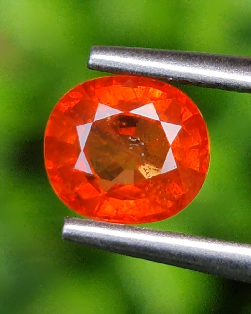 พลอย บุษราคัม Yellow Sapphire 1.30 กะรัต (Cts.) พลอยแท้ อัญมณีมงคลประจําวันเกิด เครื่องประดับพลอย