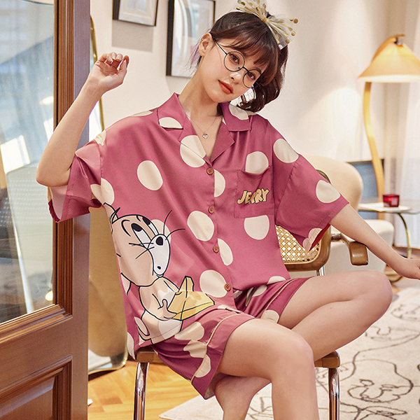 🚩พร้อมส่ง🚩ชุดนอน Silk Satin แขนสั้นขาสั้น ลายจุดน่ารัก ผ้าซาตินเกรดพรีเมี่ยม นุ่มลื่นละมุนผิว (CT116-6)