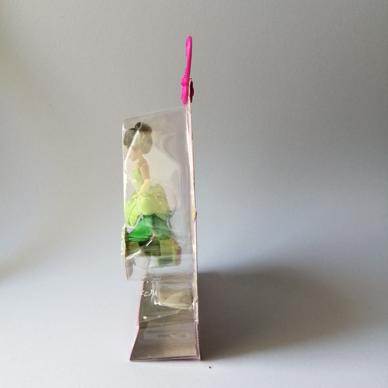 ตุ๊กตาเจ้าหญิงดิสนีย์ เทียน่า จาก เจ้าญิงกบ รุ่น คลิป อินทูแฟชั่น Disney Princess's Clip into Fashion สามารถแกะชุดออก และแปะเข้ากับตัวได้ตามภาพ