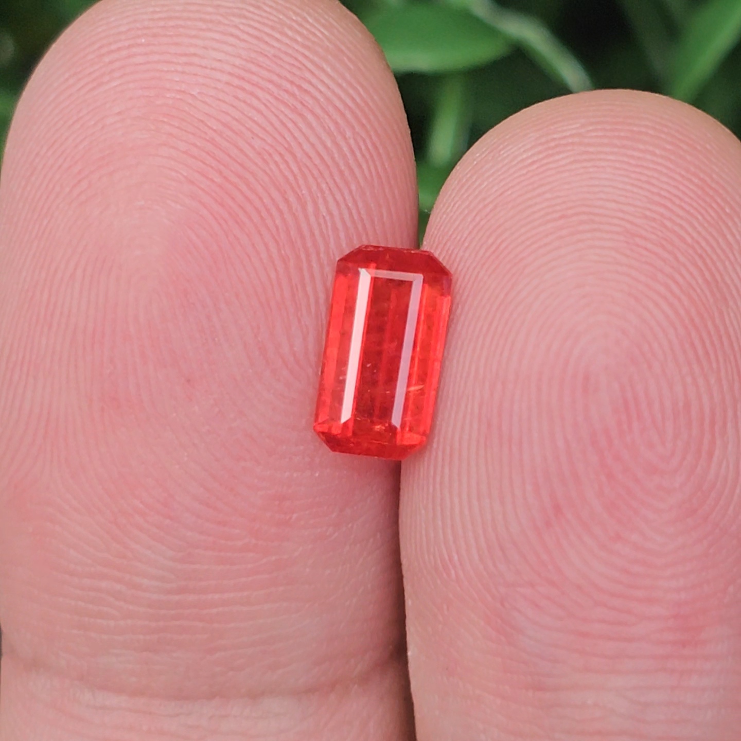 พลอย ออเรนจ์ แซฟไฟร์ Orange Sapphire 1.33 กะรัต (Cts.) พลอยแท้ อัญมณีมงคลประจําวันเกิด เครื่องประดับพลอย