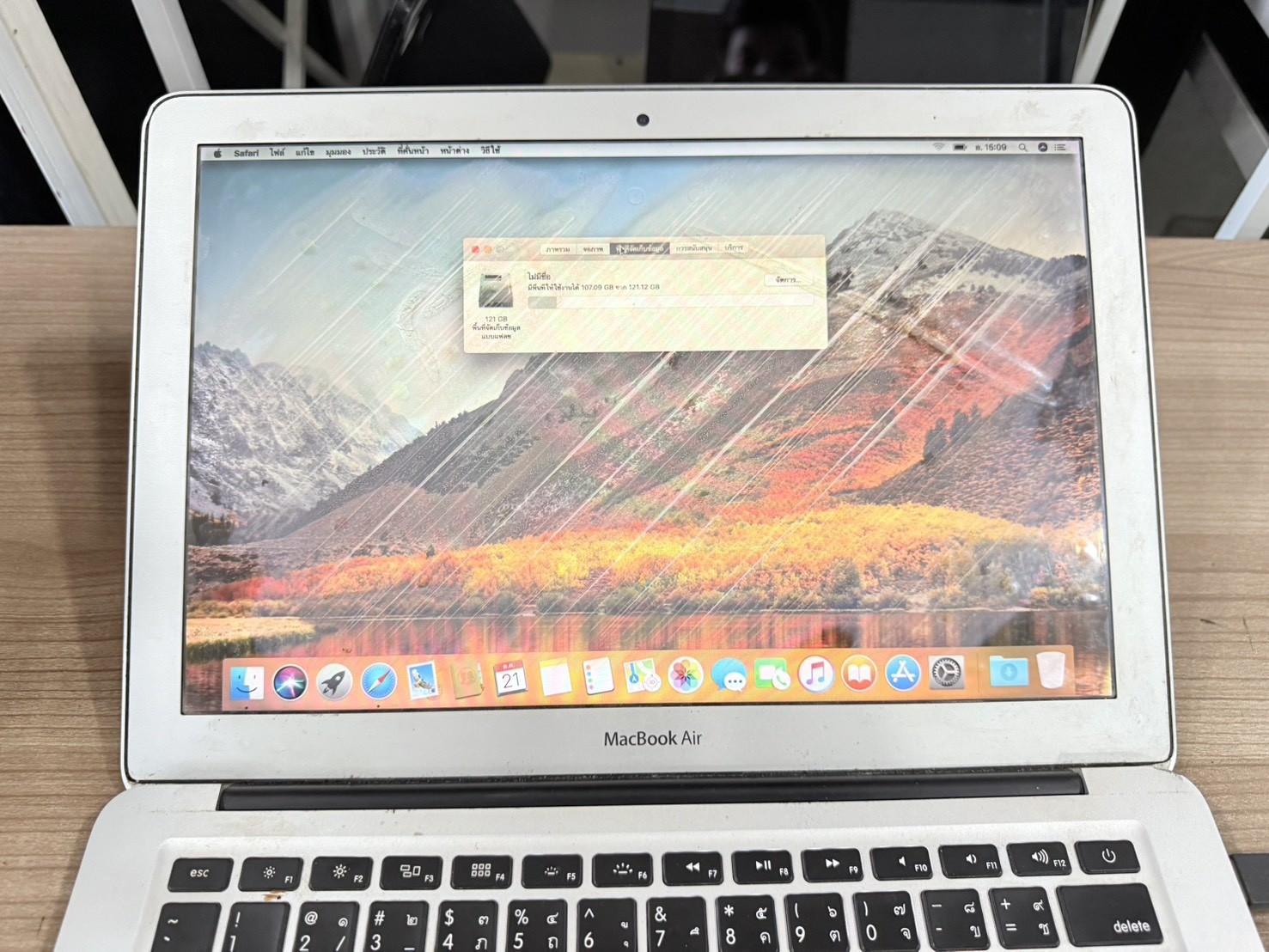 Macbook Air 13" Early 2015(i5-5250U/4GB/SSD 128GB)+Adapter จอไม่ดี ตามรูป มุม เครื่องบุบ