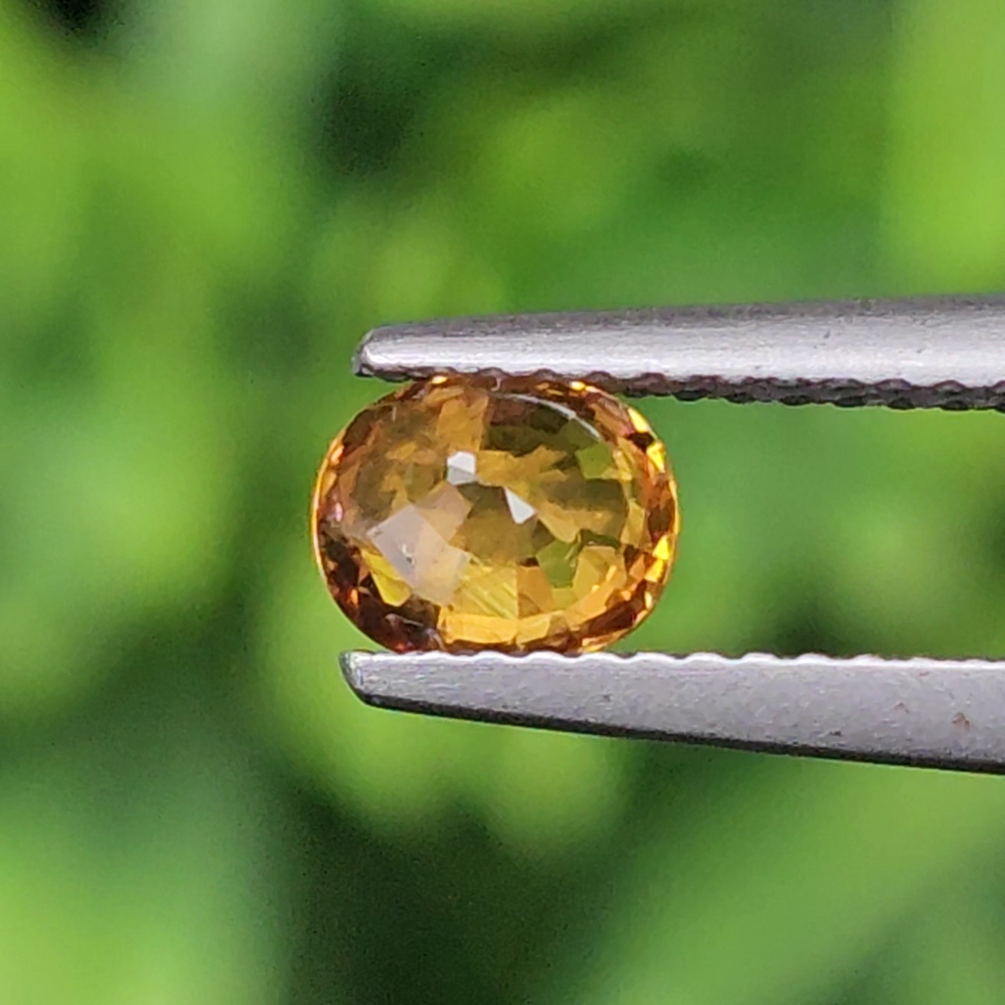 พลอย บุษราคัม yellow sapphire 0.82 กะรัต (Cts.) พลอยแท้ อัญมณีมงคลประจําวันเกิด เครื่องประดับพลอย