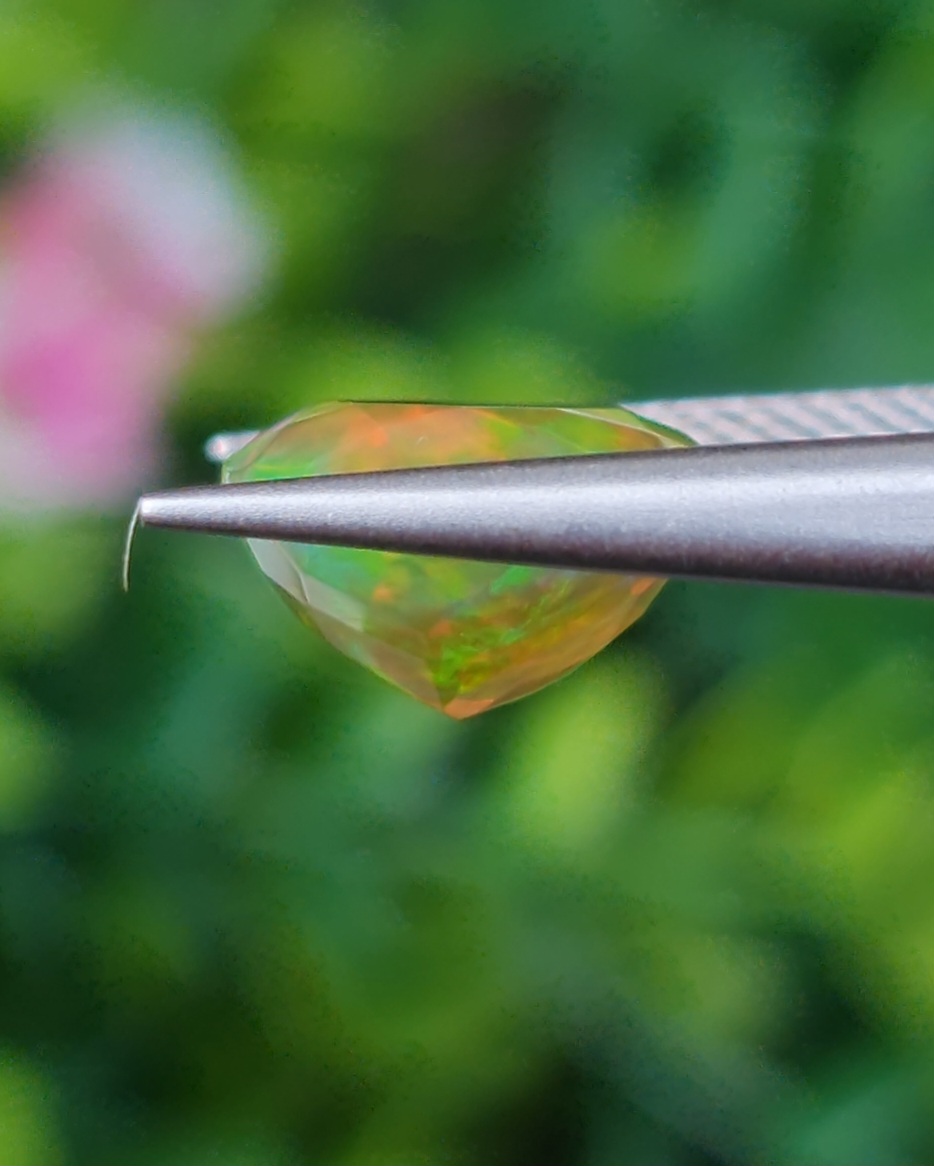 พลอย ฮันนี่ โอปอล Honey Opal 4.16 กะรัต (Cts.) พลอยแท้ อัญมณีมงคลประจําวันเกิด เครื่องประดับพลอย