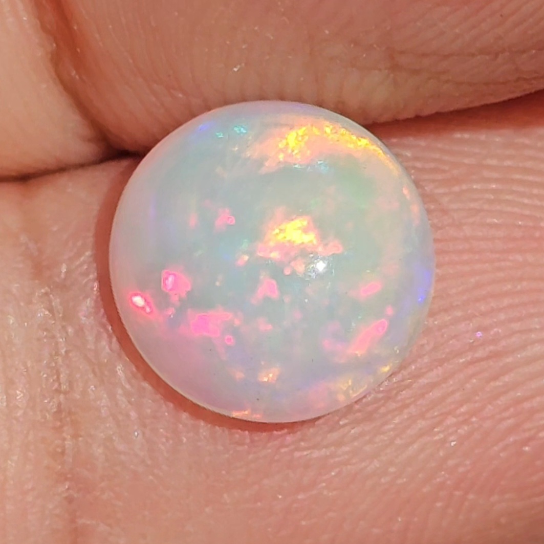 พลอย ไวท์ โอปอล White Opal 1.45 กะรัต (Cts.) พลอยแท้ อัญมณีมงคลประจําวันเกิด เครื่องประดับพลอย