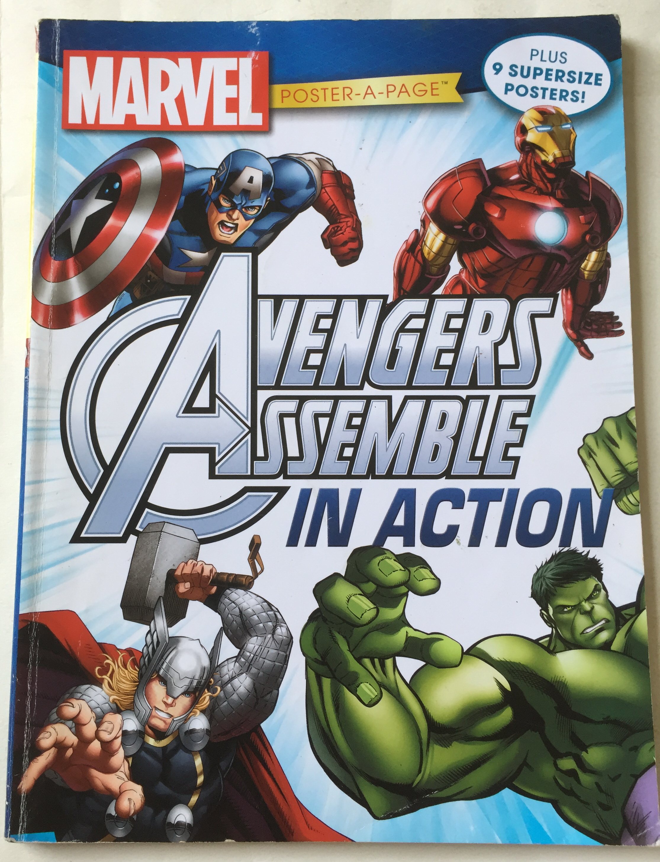 นิตยสารภาษาอังกฤษ ภาพคาแรกเตอร์ทีมอเวนเจอร์ พร้อมโปสเตอร์ในเล่ม ตามภาพ Avengers Assemble in Action, Marvel Poster - A-Page