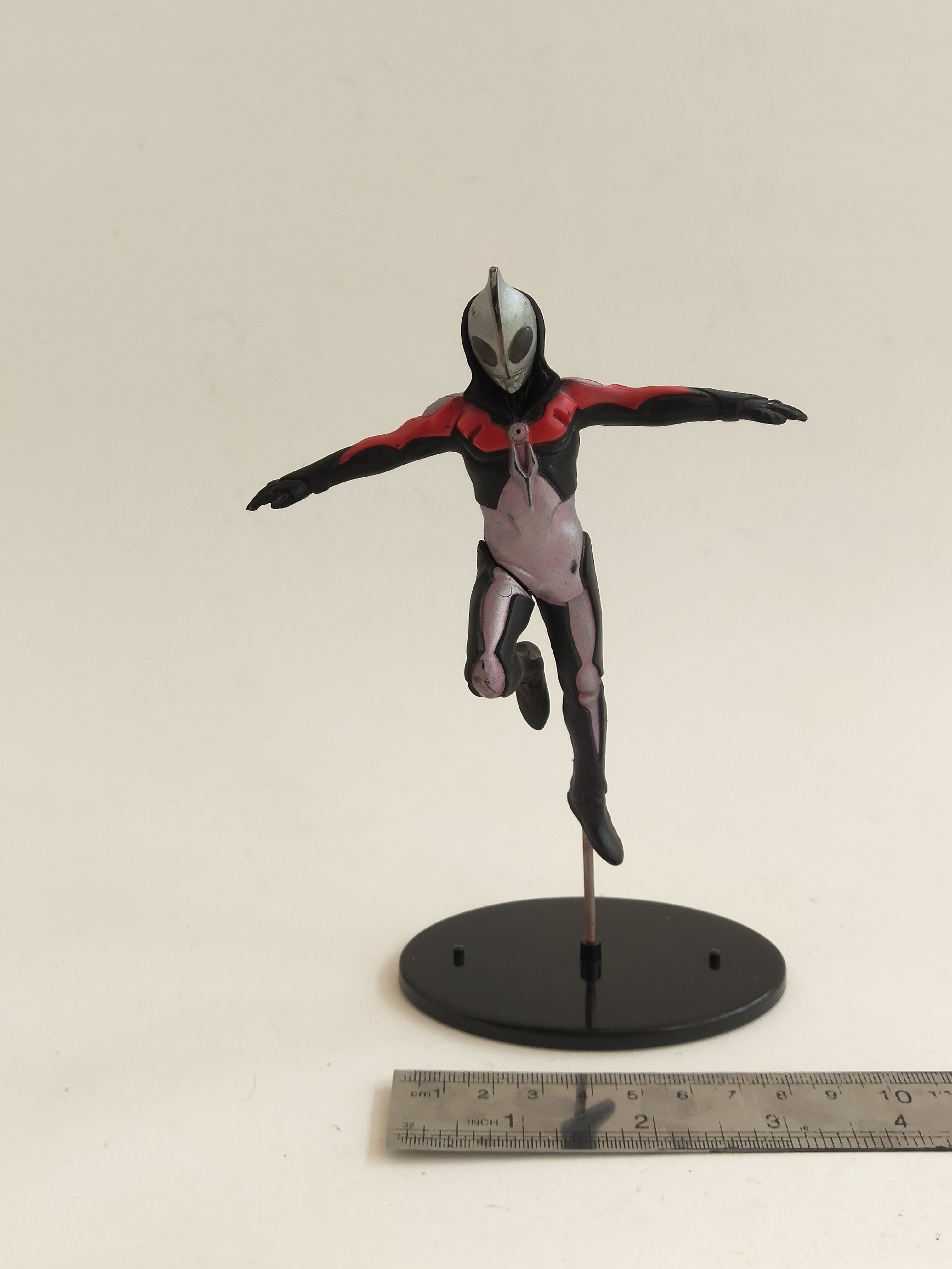 ของสะสม อุลตร้าแมน Ultraman ,ดาร์คอุลตร้า พร้อมฐาน และ แกนตั้ง Dark Ultra ซ่อมสี ขาแยก หน้าติดกาวถาวร