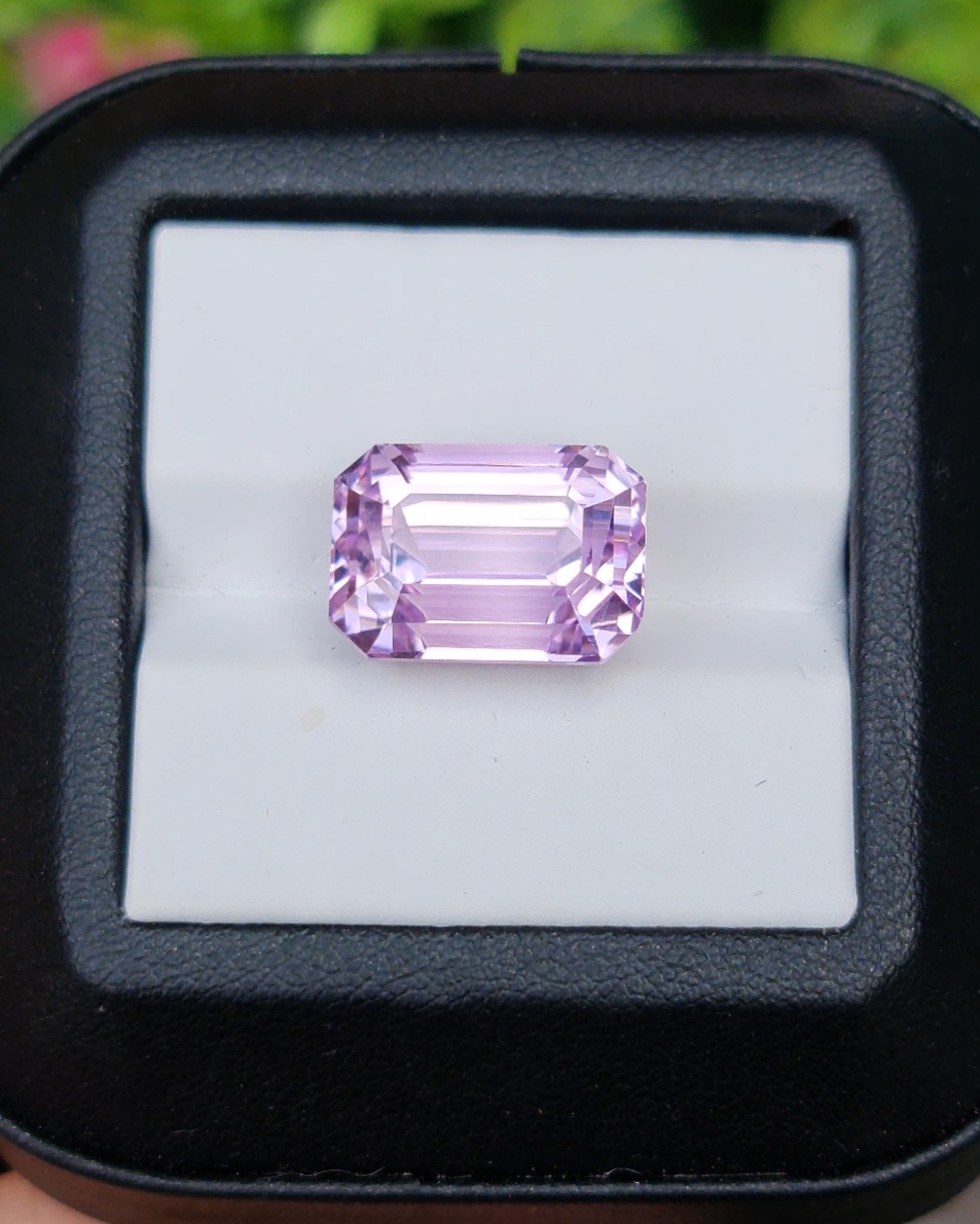 พลอย คุนไซท์ Kunzite 17.70 กะรัต (Cts.) พลอยแท้อัญมณีมงคล ประจําวันเกิด เครื่องประดับพลอย