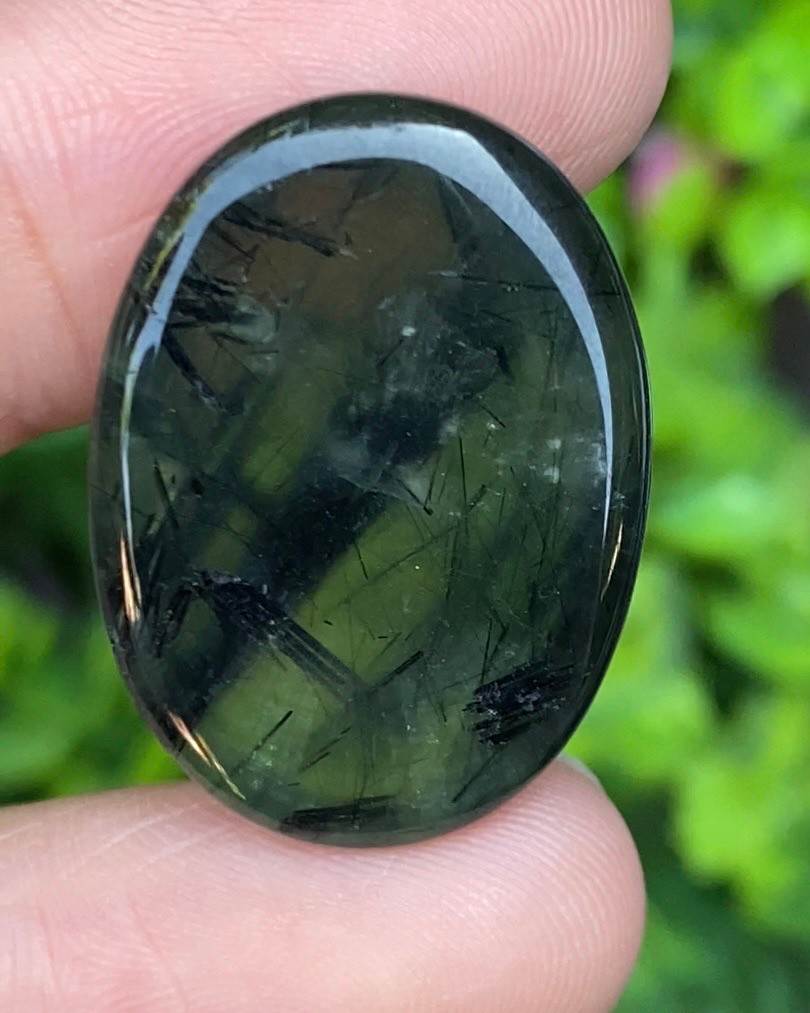 ไหมดำ พรีไนท์ Prehnite with Black tourmaline 30.0 กะรัต Cts. พลอยแท้ อัญมณีมงคลประจําวันเกิด เครื่องประดับพลอย