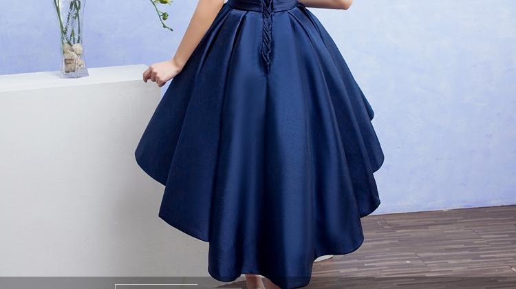 Pre-order ชุดราตรีสั้น สีน้ำเงิน แขนสั้น คอกลมกว้าง หน้าสั้นหลังยาว แต่งลูกไม้ ปักมุก เชือกผูกหลัง