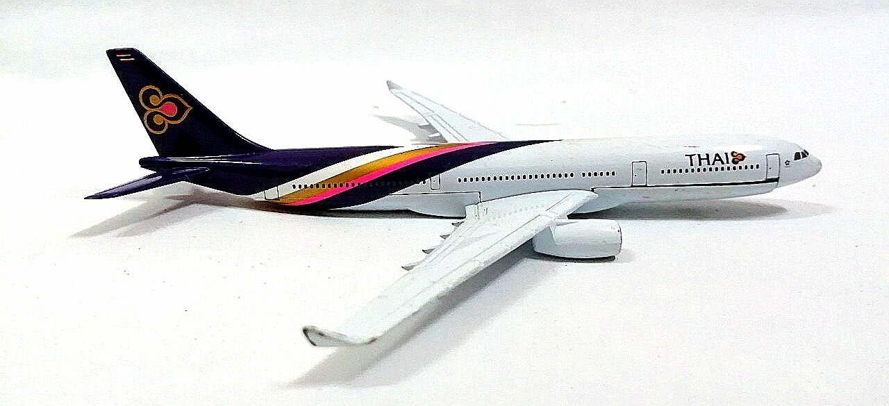 ของสะสม โมเดลเครื่องบินเหล็กการบินไทย, Die cast plane, Thai Airway สีขาว-ม่วง ขนาดตามภาพ**ไม่มีฐาน